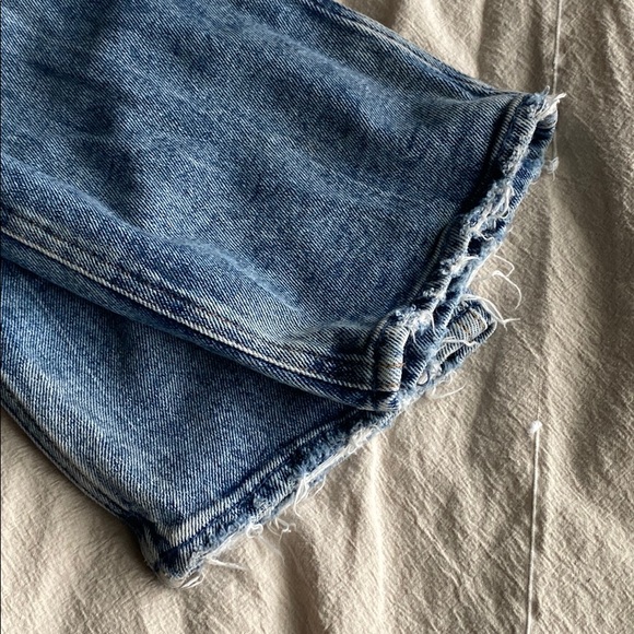 medium wash mom jeans - Picture 2 of 4